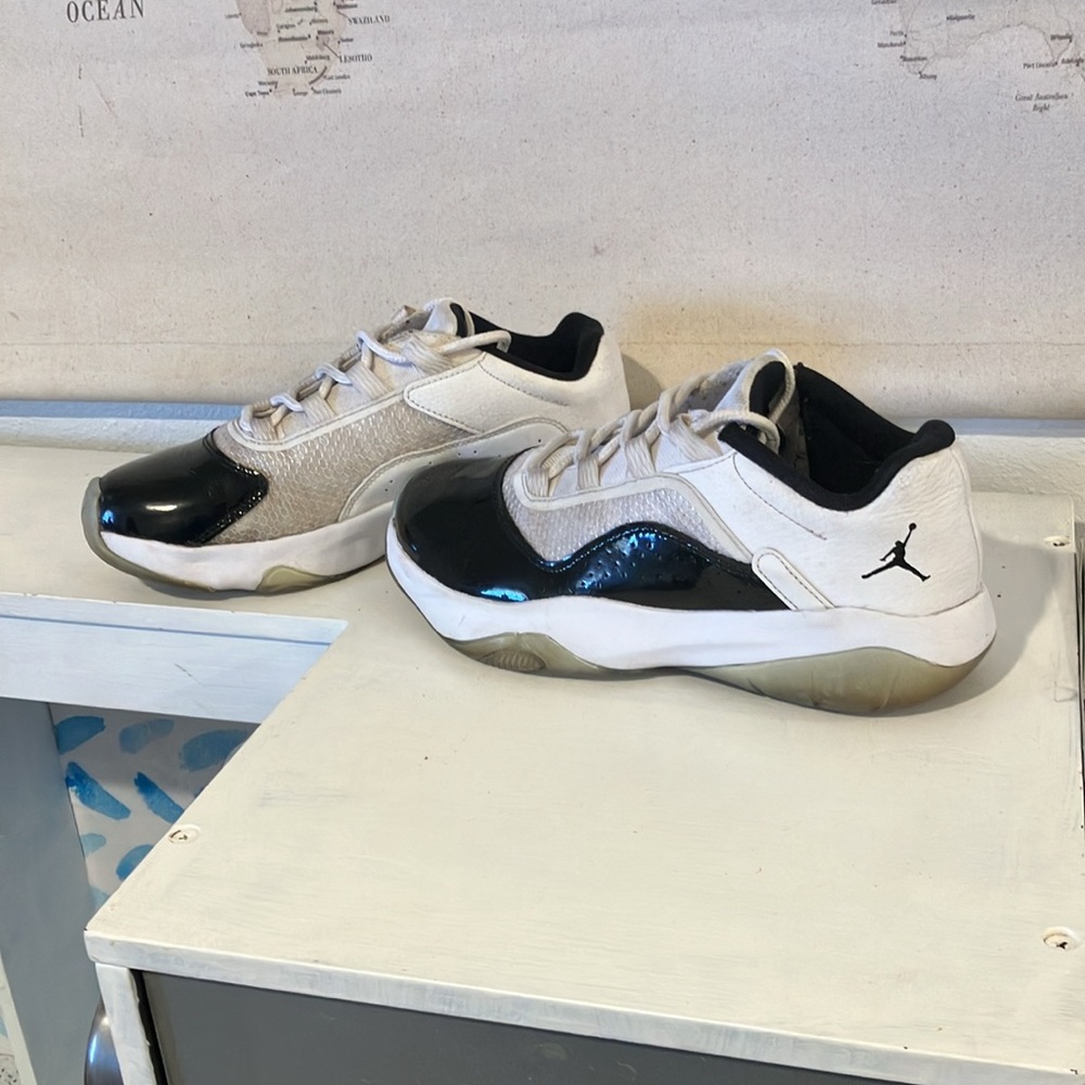 Nike Boys Air Jordan 11 CMFT Low.